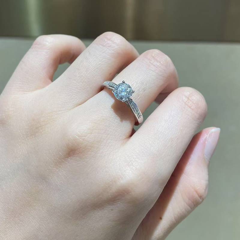 单头Women's RingS925银镀白金定制选款主石Moissanite1.0ct/副石高碳钻